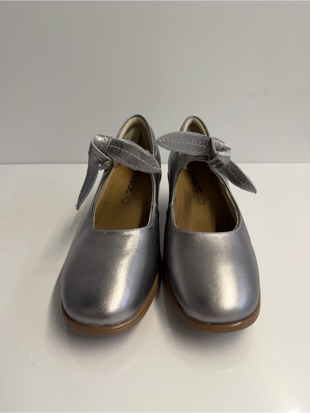 Naot Silver Leather 37 Mary Jane Shoes with Bow Strap